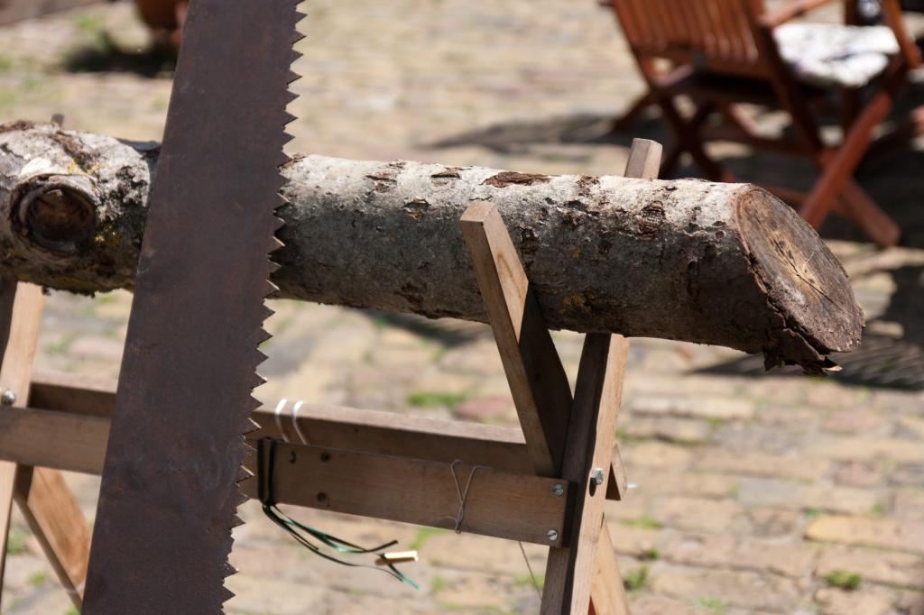 Sägebock Kettensäge Holzsägebock Scheitholz-Sägebock Verzinkt Holz 150KG Zahnung 