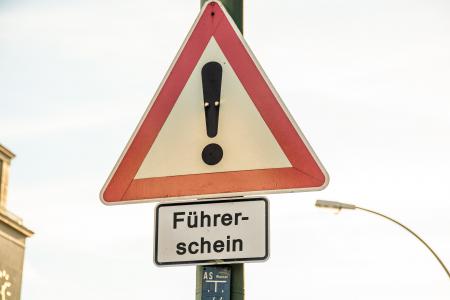 Führerscheinpflicht für Rasentraktoren